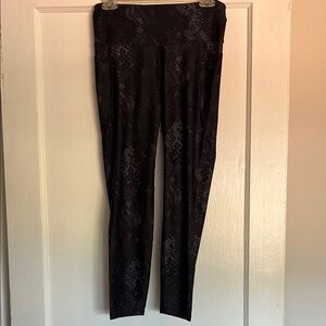 Old Navy Black Leggings Snake Skin pattern